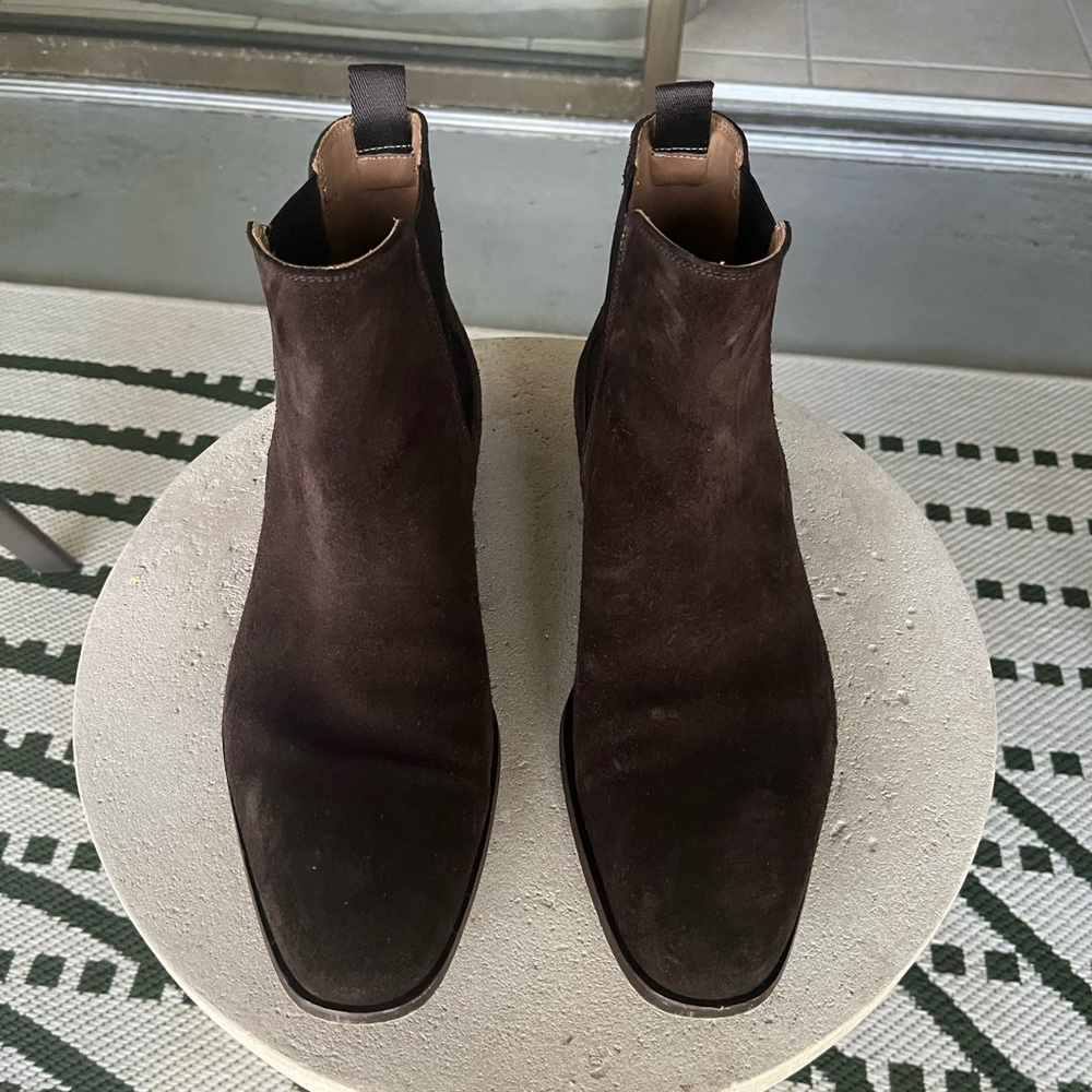 Pre-Owned Boss 11 Suede Chukka boots